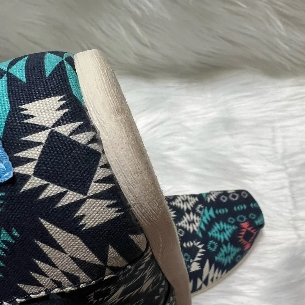 TOM’S Aztec Print Multicolor Women Shoes Sz W7.5